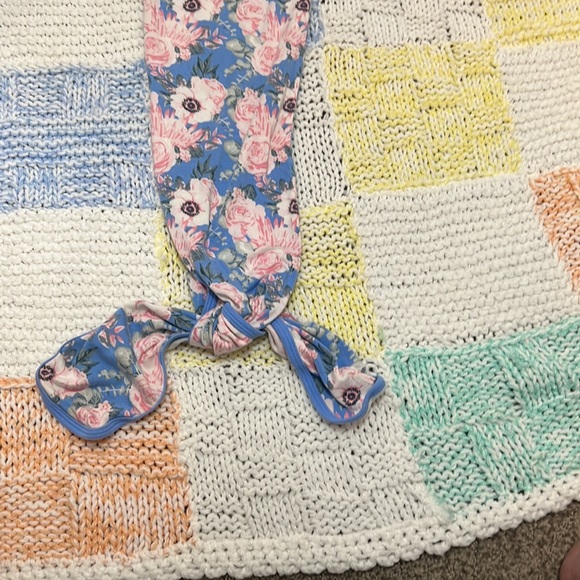 Bestsroo,0-3 month softest gown. Beautiful pinks, blues green color👼 - Picture 4 of 7